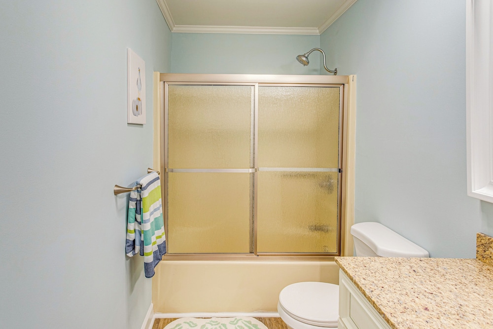Beachfront Oasis w/ Pool Access in Surfside Beach!