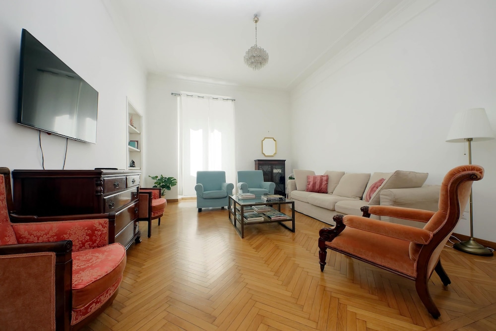 New The Triton - Spacious and Elegant Apartment With A C Between Trevi Fountain and Spanish St