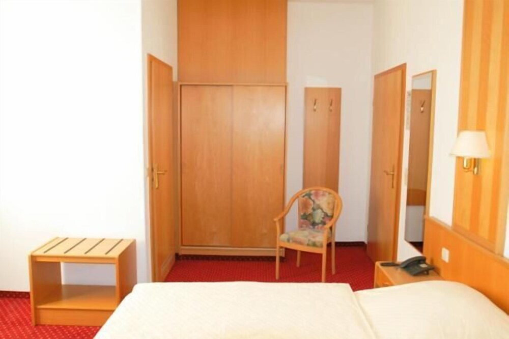 Hotel Pension Kaden view 2