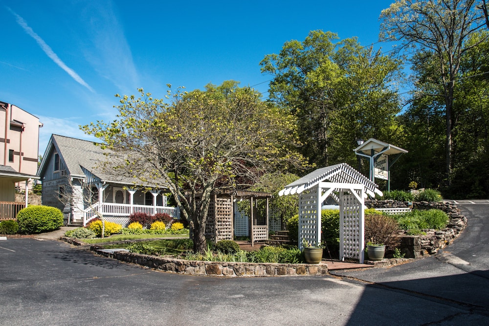 Boxwood Lodge