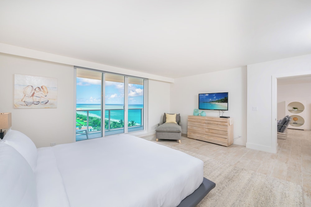 Luxury Vacation Rentals at 1 Hotel & Homes by LRMB