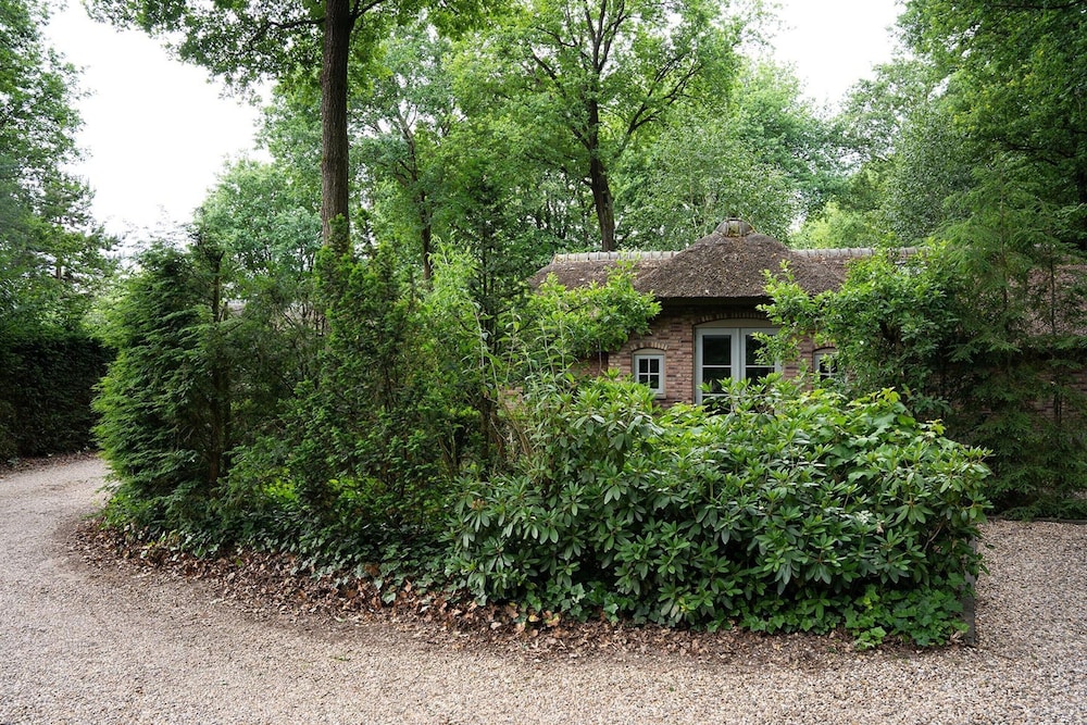 Farmhouse in Veluwe With Sauna and Nature Views