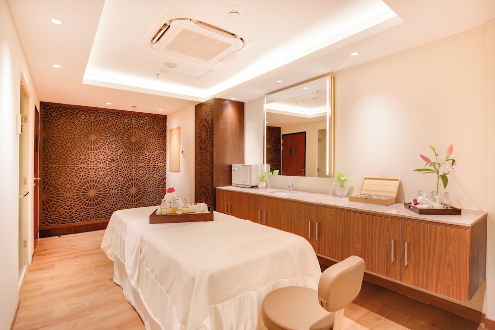 Lemon Tree Suites Gurugram