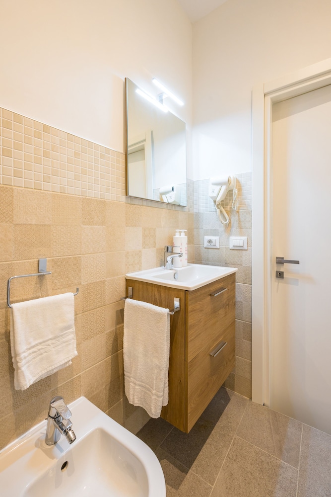 Central Station Housing - Apartment 1 by Wonderful Italy