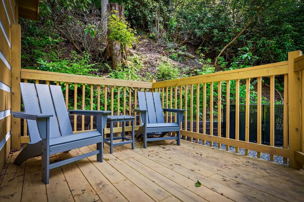 Group Getaway Modern Cabins Sleep 16 Gatlinburg