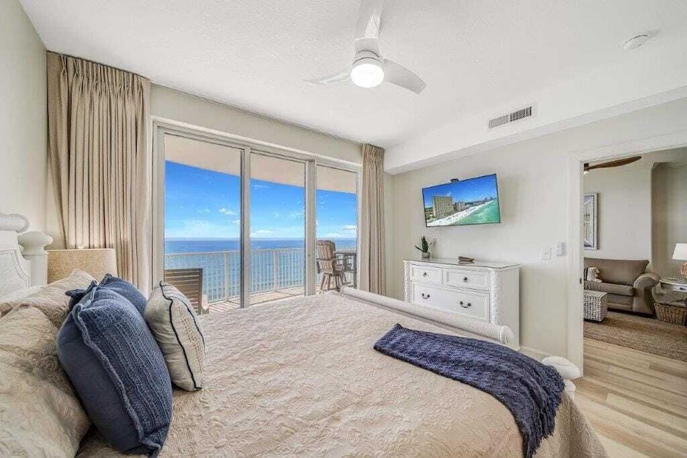 Coastal Hippy Chic by Avantstay Oceanfront, 2 Pools, Beach Chairs Incl