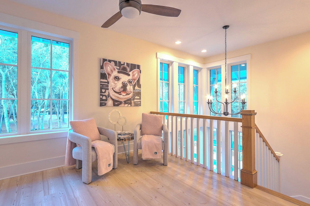 Beachside Boardwalk & Views Pool + Hot Tub 202 on the Sound