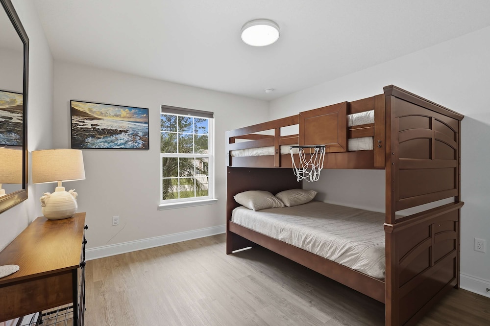 Modern 4BR Retreat Near Beach Heated Pool