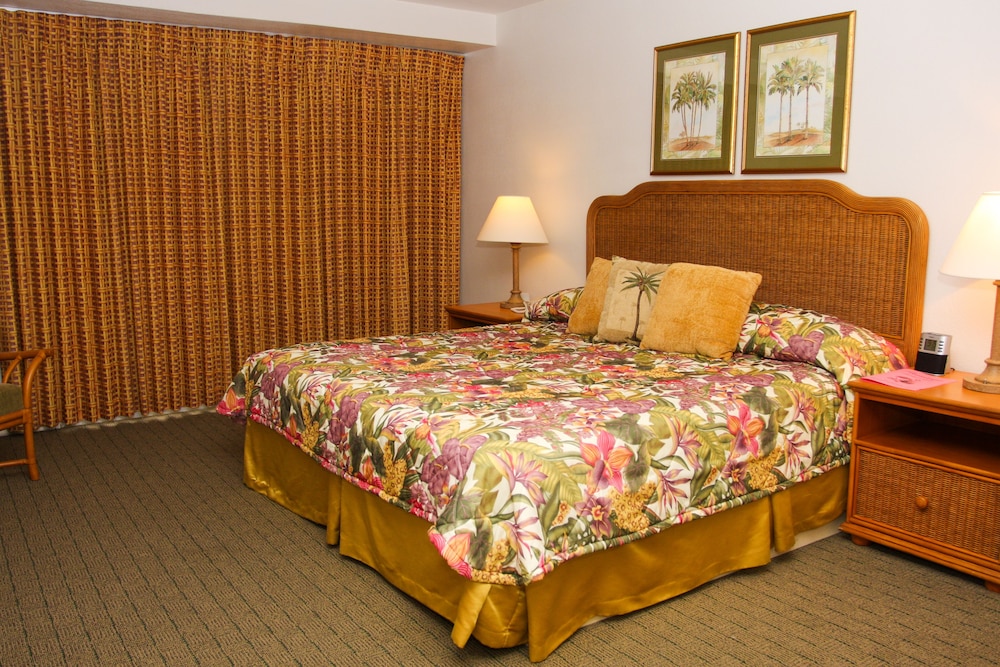 Castaways Resort and Suites - Photo 16