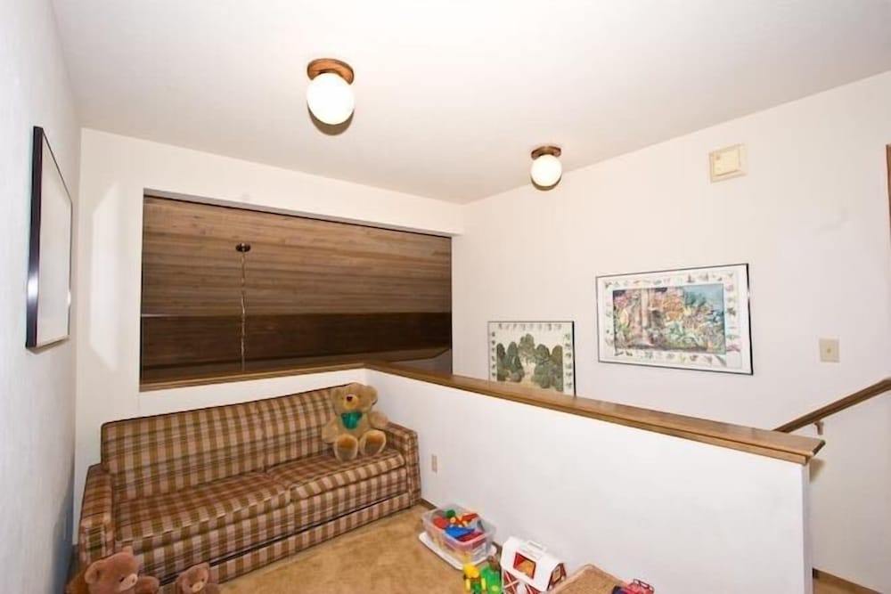 2485 Tepee Ct.