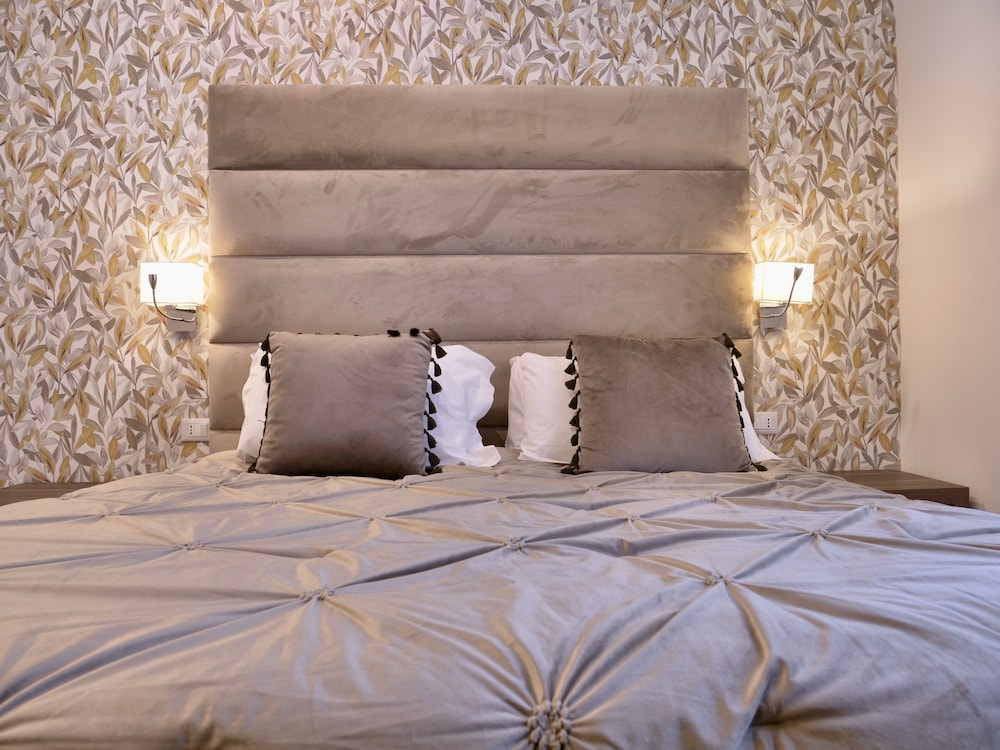 HELMIRAGE SUITE VIA DEL CORSO
