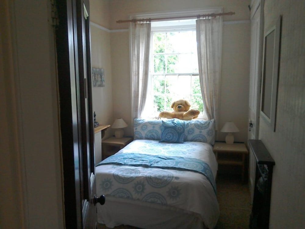 6-bed House in Snowdonia With Your own Private pub view 4