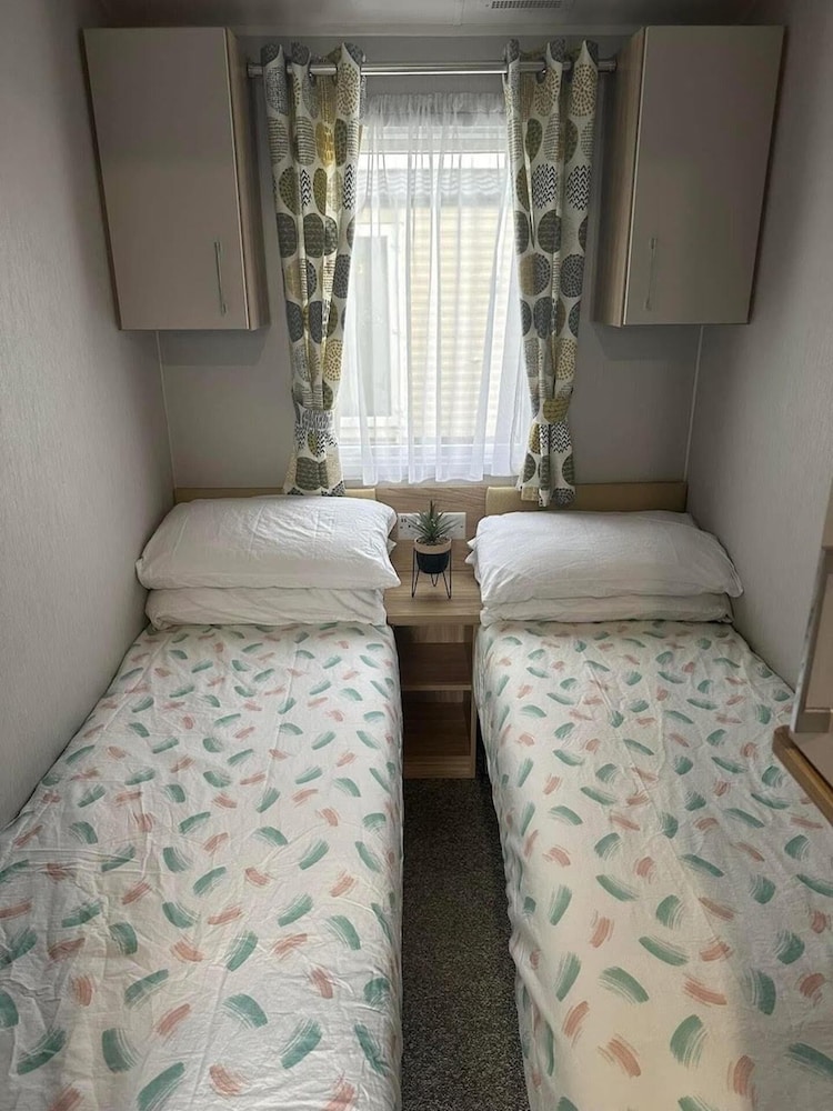 Mikey 3 bed Balcony Rhyl
