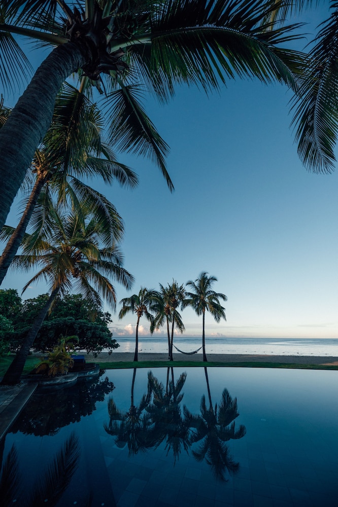 Hotel Maradiva Villas Resort & Spa - Image 1