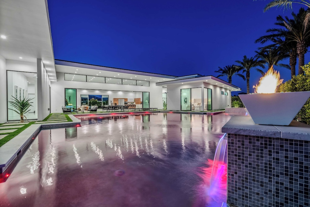 Sleeps 54 3 Luxury Villas w/ Pool + Spa, Pickleball Bravo by Avantstay