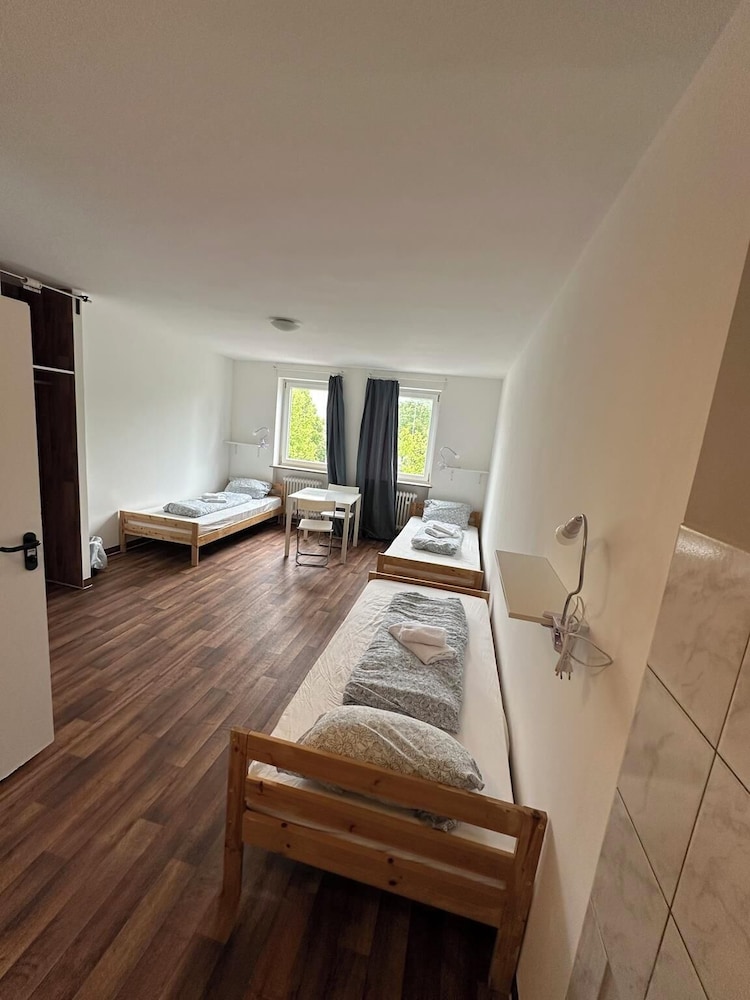 2-Rent Group Hostel Apartments HAN53