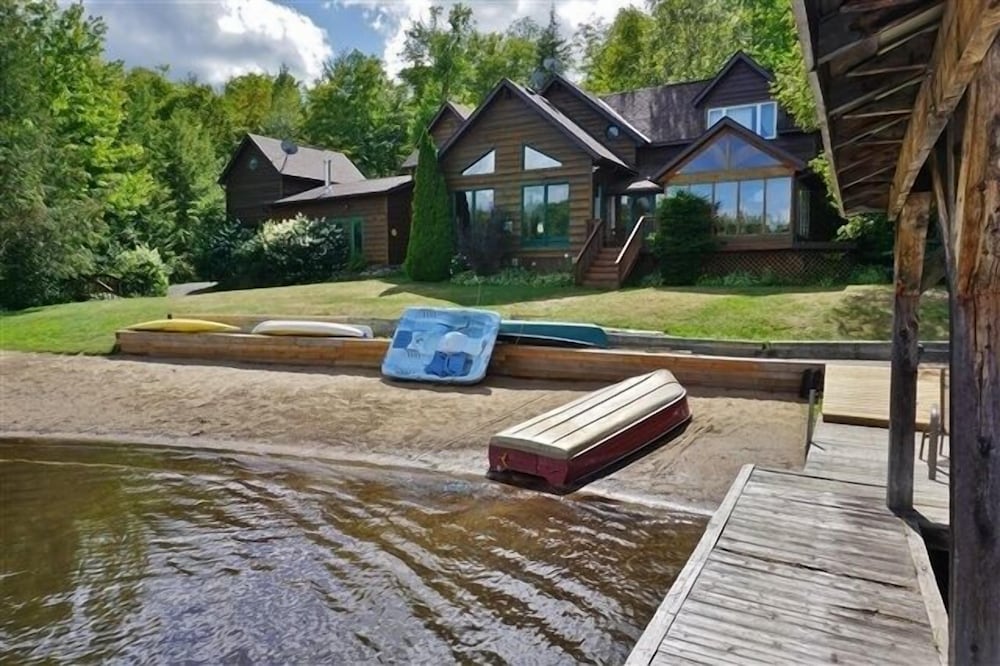 455 Faraday Lake 3 Bedroom Cottage