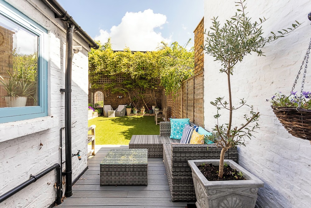 outdoor bbq area
