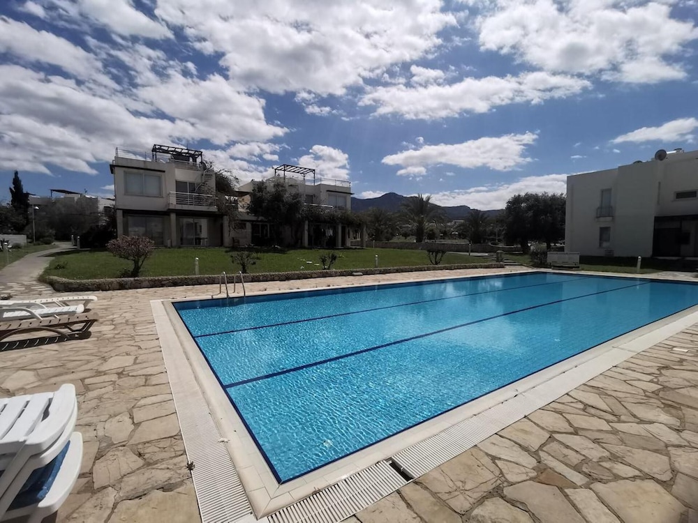Turtle Bay Holiday - Sleeps 4, Pools & Sea View