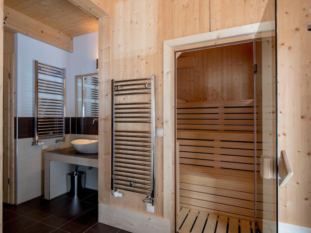 Amazing Chalet With Sauna