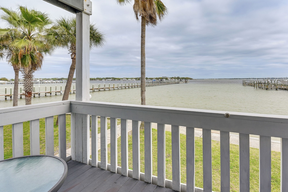 Family-friendly Fort Walton Beach Condo w/ Views