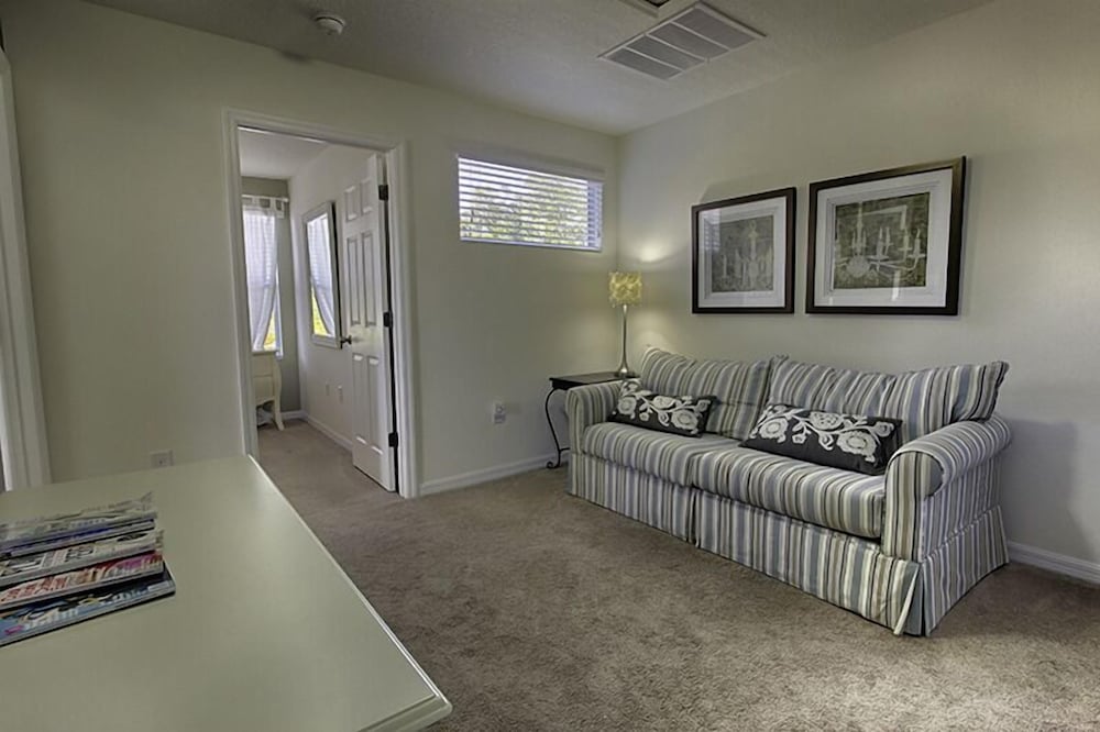 Bella Vida Resort by Home 2U