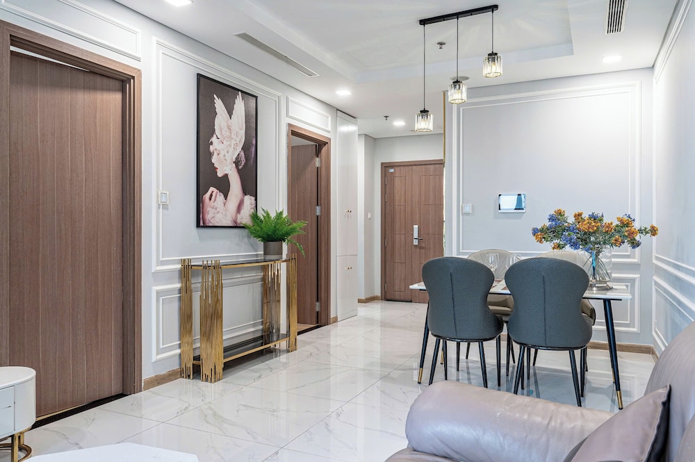 Somi Luxstay Landmark 81
