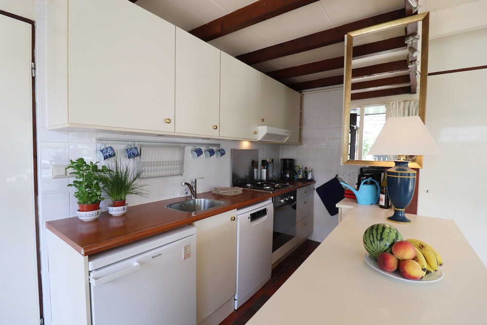 Holiday Home in Noordwijkerhout by Forest & Lake