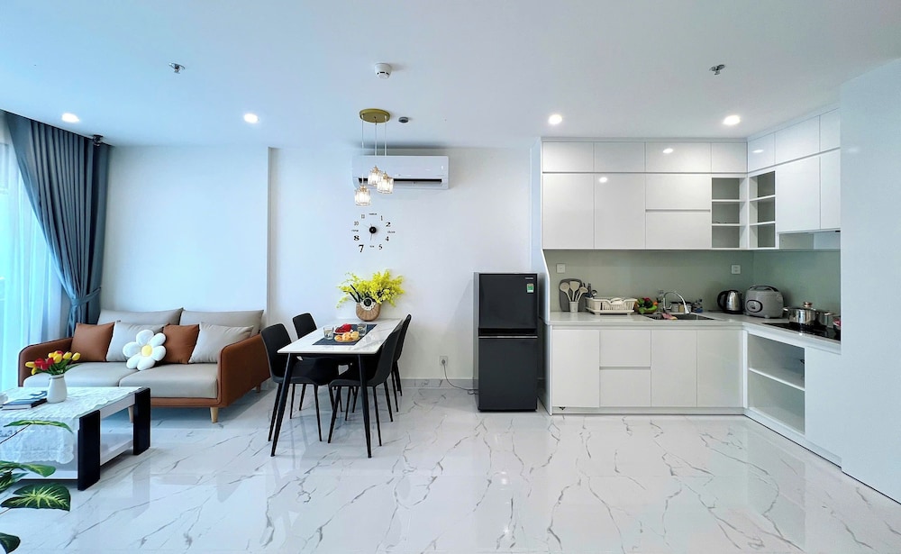 Lyshing Apartment in Vinhomes Grand Park
