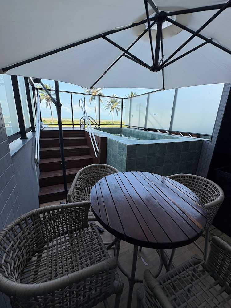 Melhores Flats - Luxuoso beira-mar