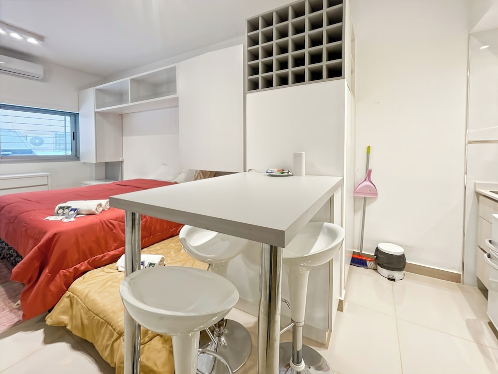Ayres Suites Moreno