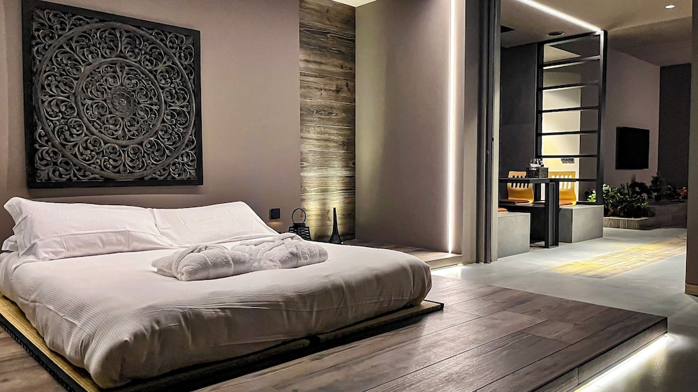 Agarthi Suites