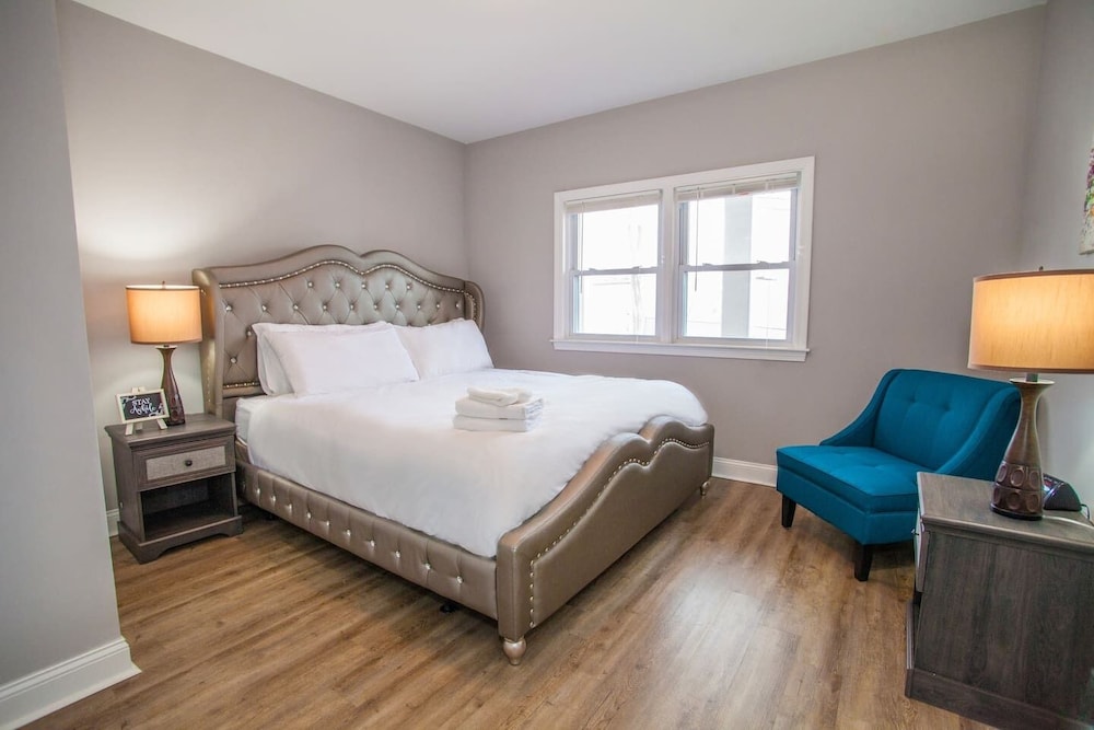 Boston Vacations - Luxe 4BR 3 Bath North End  Faneuil Hall - Property Image 2