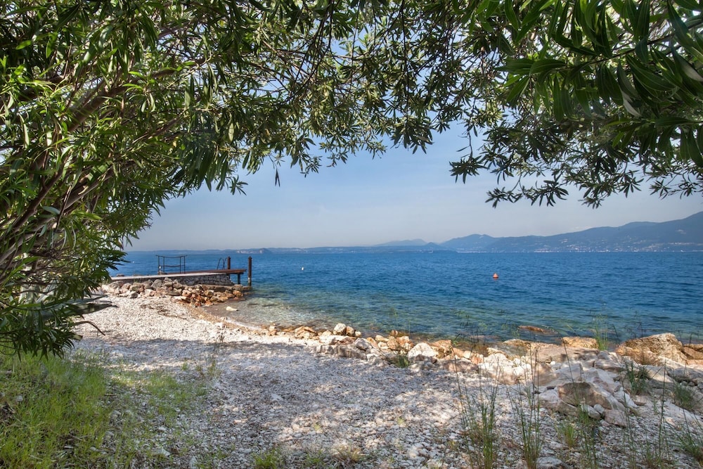 Hermitage Apartment in Torri del Benaco view 4