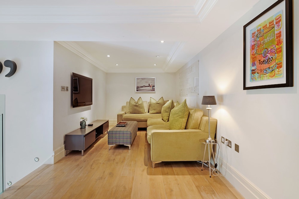 The Artists Hideaway-2 bed Mezzanine in Paddington - by Out of Office Lifestyle