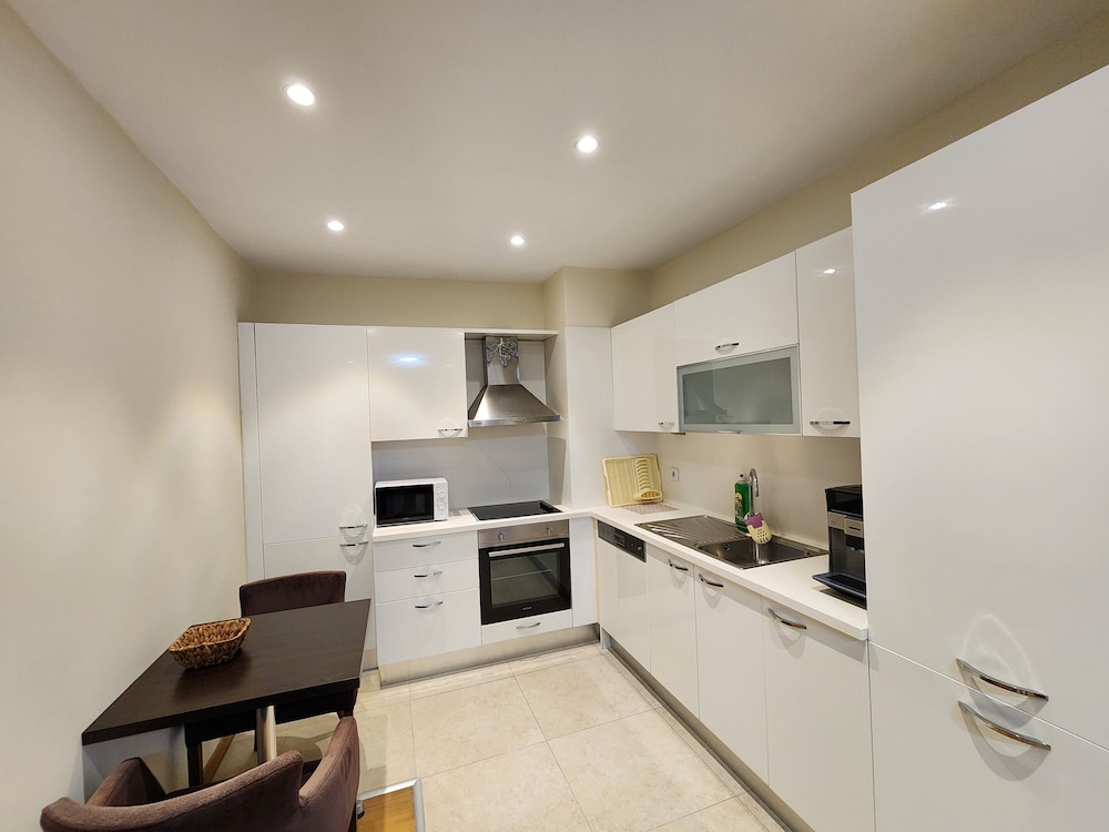 Perfect Residence Taksim with pool