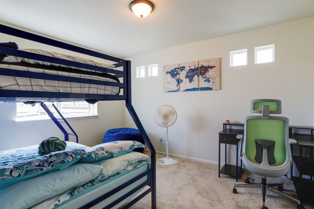9 Mi to Airport: Pet-friendly Aurora Home w/ Deck