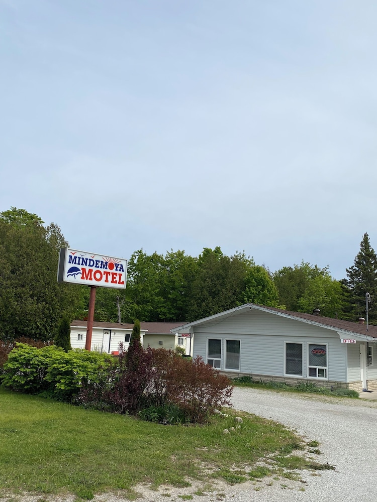 Mindemoya Motel