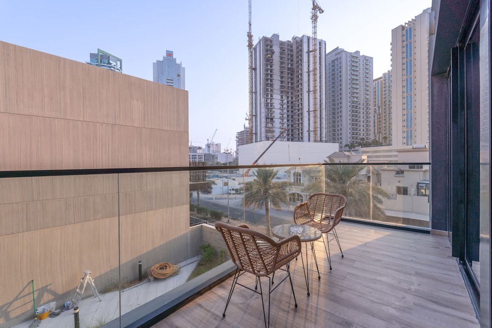 Stylish Minimalist 2-bedroom in Jumeirah Village Circle