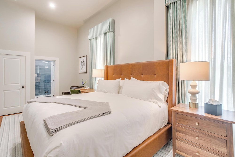 Nutt House Hotel