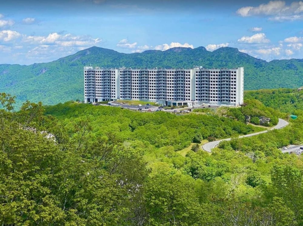 Hotel Cozy And Spacious 2b Condo W Private Balcony And Fireplace