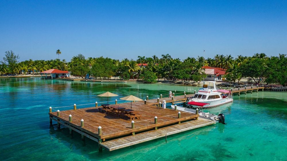 Ray Caye Private Island Resort