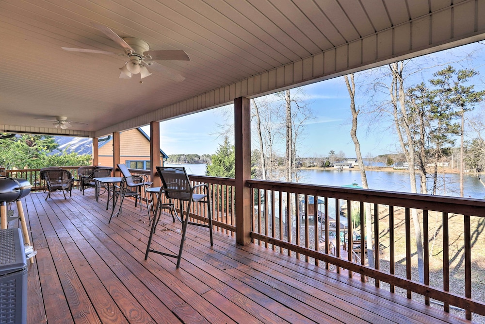 Milledgeville Vacations - Lakefront Sparta Cottage w/ Decks  Boat Dock - Property Image 1