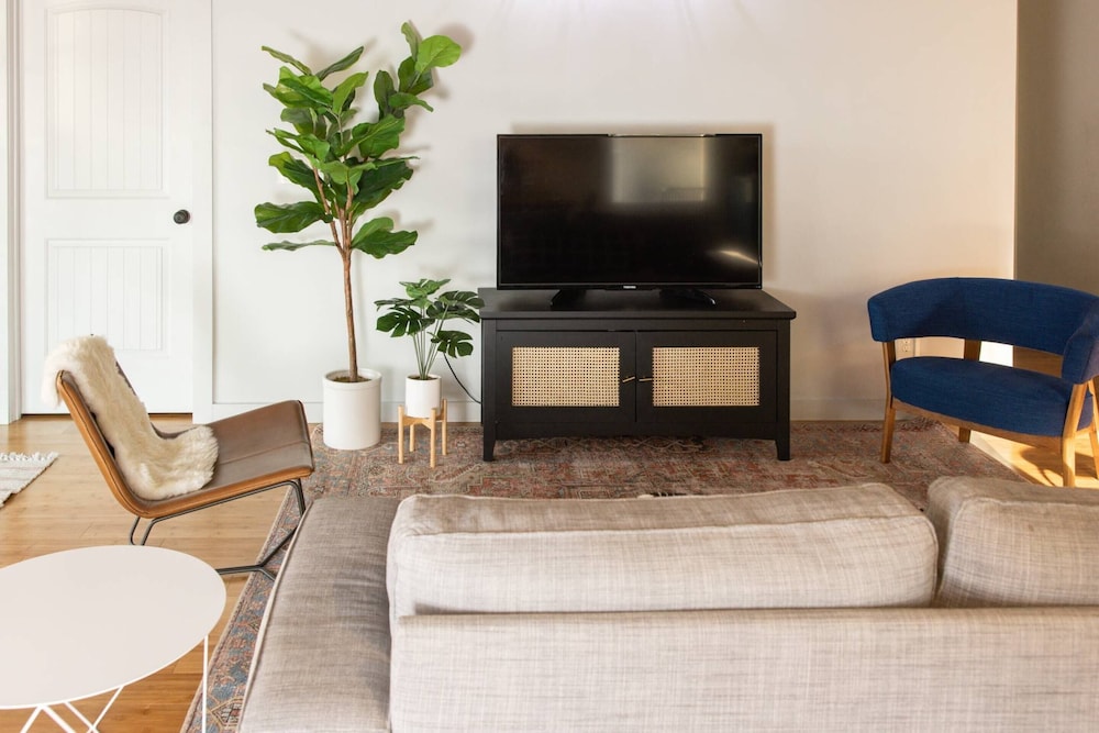 Plum Perfect Hideaway by Avantstay Power, Water, Wifi Weekly Discounts