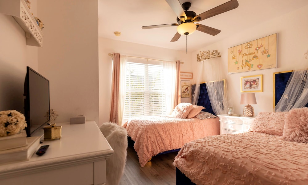 Entire House in Resort Just Minutes From Disney