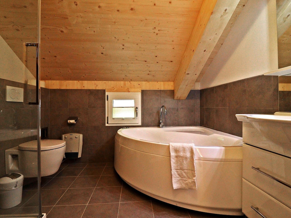 Lavish Chalet With Sauna Near Ski-slope