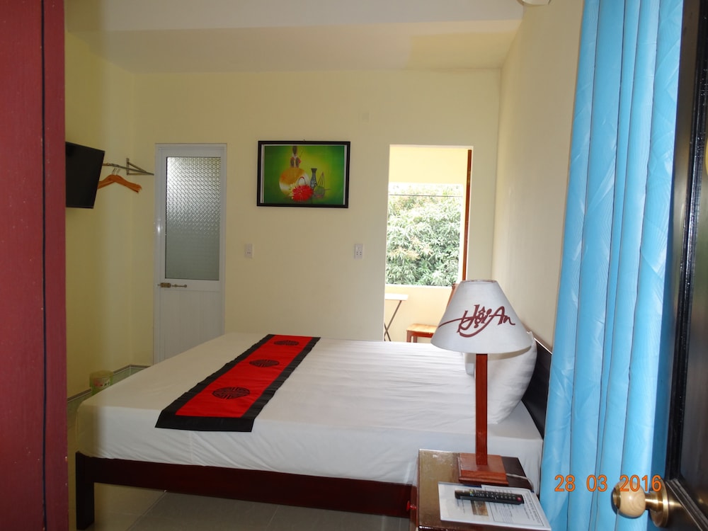 Yellow House Homestay