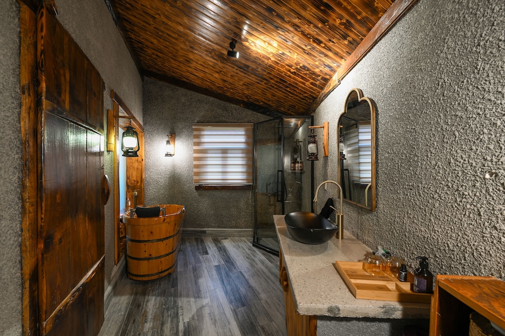No.5 Valley Lodge