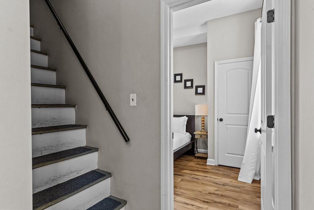 St Louis Vacations - Alluring City Escape Right JZ Vacation Rentals - Property Image 11