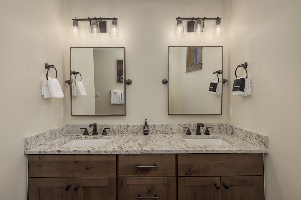 Summit Place At Lakota 4 Bedroom Townhouse by RedAwning - Property Image 44